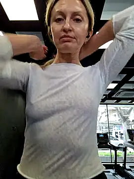 Miss    Mia  online show from March 18, 2025, 12:14 pm