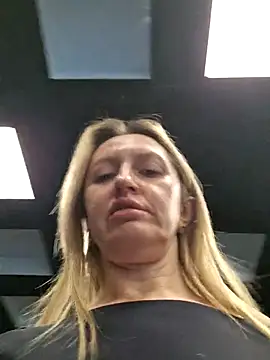 Miss    Mia  online show from December 16, 2025, 9:14 am