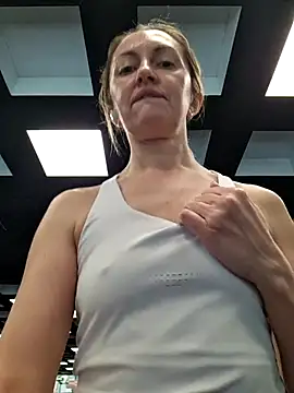 Miss    Mia  online show from February 25, 2026, 11:31 am