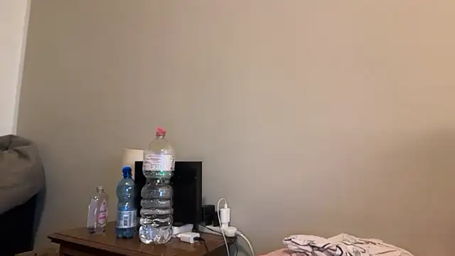 Dulce latingirl online show from June 18, 2026, 2:21 pm