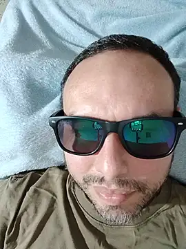 Snapshot of ElSunEagle chatting on July 15, 2026, 4:29 am ElSunEagle online show from July 15, 2026, 4:29 am