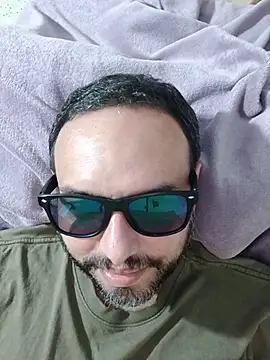 Snapshot of ElSunEagle chatting on August 3, 2026, 4:22 am ElSunEagle online show from August 3, 2026, 4:22 am
