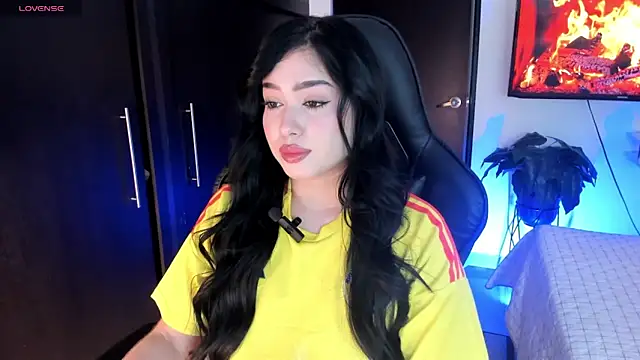 Snapshot of Abbye_blue01 chatting on June 18, 2026, 10:36 pm Abbye blue01 online show from June 18, 2026, 10:36 pm