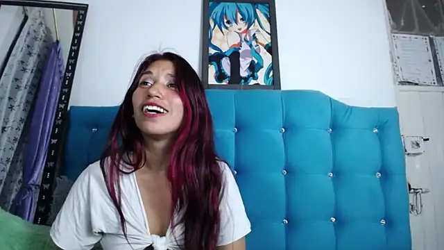 sweet skylove  online show from February 6, 2025, 1:38 am