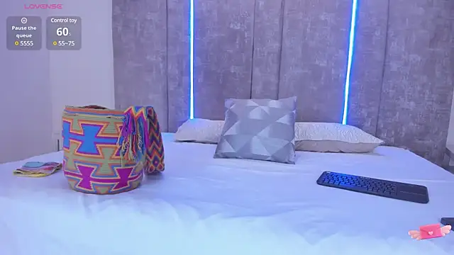 GiselOrtiz online show from March 3, 2025, 11:11 am