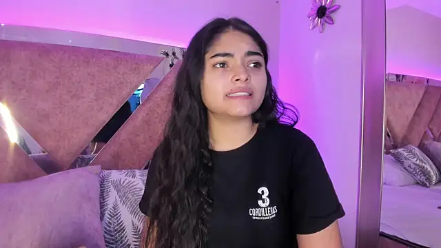 GiselOrtiz online show from March 5, 2025, 11:28 am