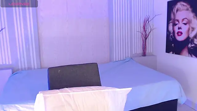 BlakmillerrGilson online show from March 3, 2025, 7:39 pm