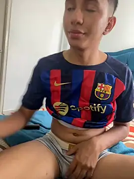 Leonarrrd 01 online show from December 20, 2024, 6:24 pm