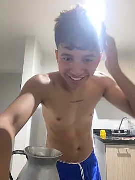 Leonarrrd 01 online show from March 16, 2025, 5:03 am