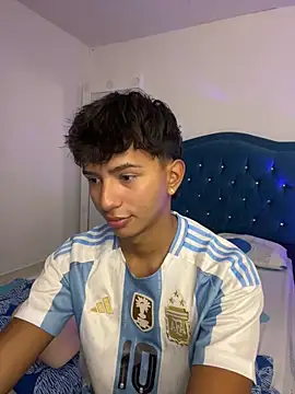 Leonarrrd 01 online show from October 11, 2025, 10:30 pm