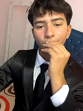 Leonarrrd 01 online show from October 30, 2025, 3:19 am