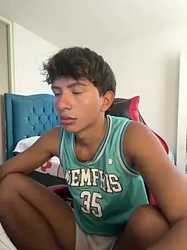 Leonarrrd 01 online show from February 9, 2026, 10:03 pm