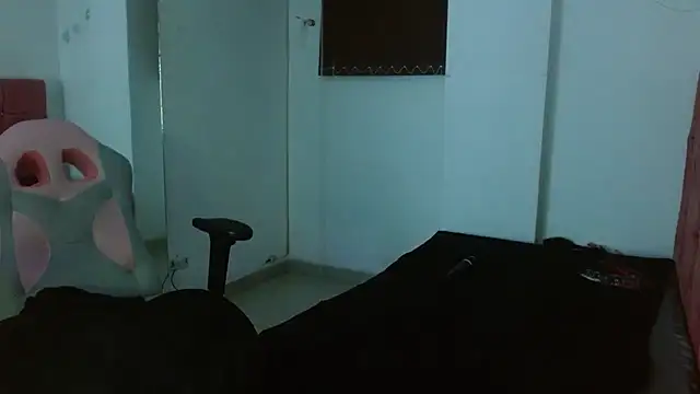 miahernadez303av online show from February 27, 2025, 9:00 am