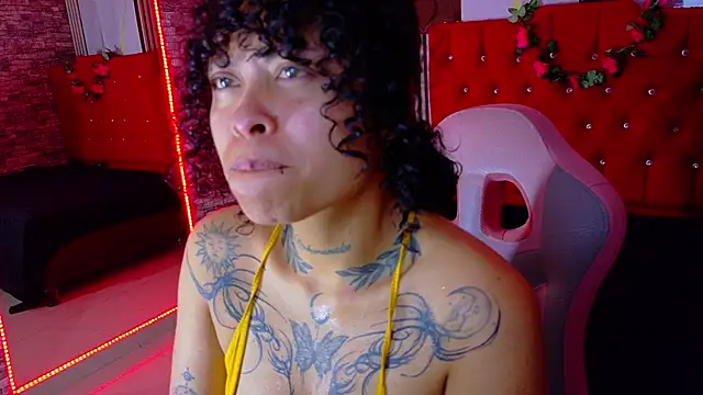 Snapshot of miahernadez303av chatting on January 11, 2026, 4:28 am miahernadez303av online show from January 11, 2026, 4:28 am