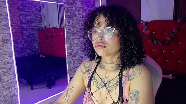 Snapshot of miahernadez303av chatting on February 26, 2026, 3:49 am miahernadez303av online show from February 26, 2026, 3:49 am