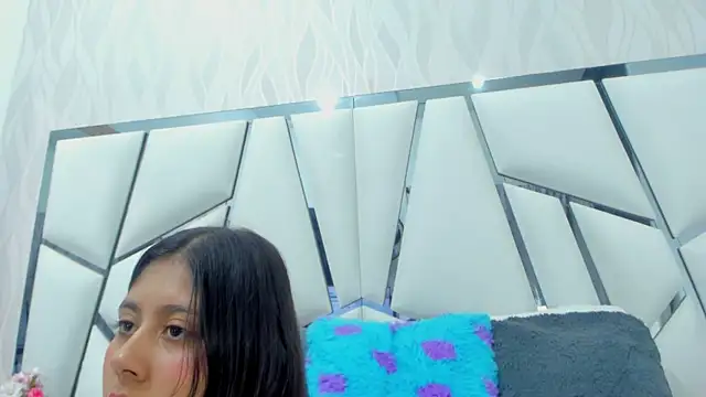  aurora18  online show from March 22, 2025, 3:20 am