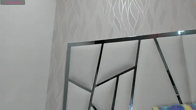  aurora18  online show from September 26, 2025, 3:10 am