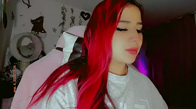 madisonx17 online show from January 5, 2025, 4:25 am