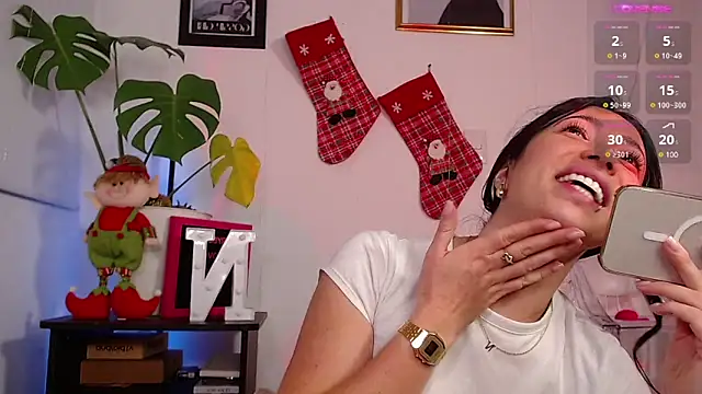 lilyy evanss online show from December 7, 2024, 1:03 am