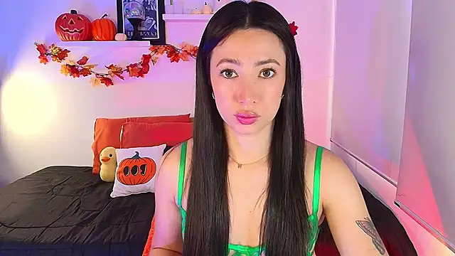 lilyy evanss online show from October 27, 2025, 9:19 pm