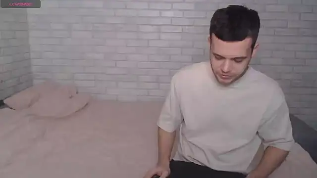 Fuckyoursecretary69 online show from December 15, 2024, 10:28 am