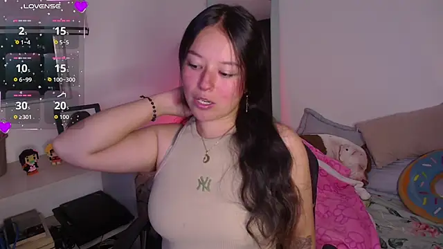 Lexie Thompson10 online show from October 7, 2025, 11:46 pm