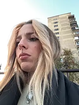 LoraaDoll online show from September 30, 2025, 3:17 pm