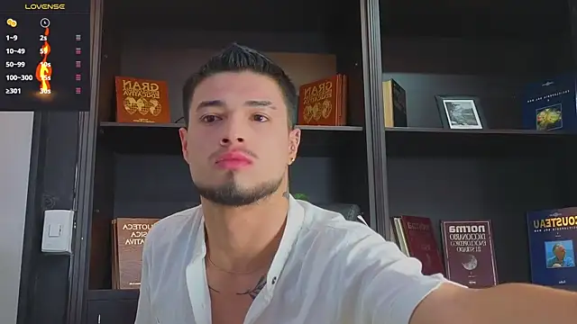 EdwardRoss  online show from September 13, 2025, 8:19 pm