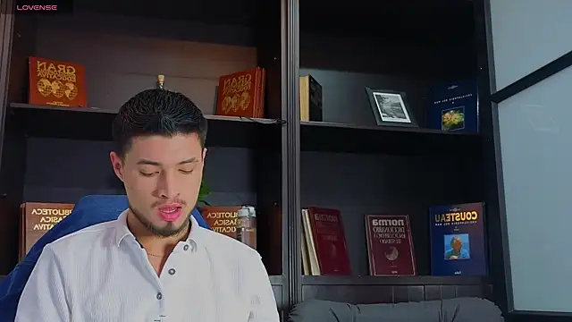 EdwardRoss  online show from September 16, 2025, 8:32 pm