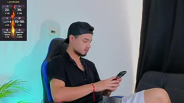 EdwardRoss  online show from January 8, 2026, 7:27 pm