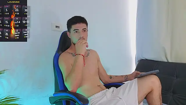 EdwardRoss  online show from February 12, 2026, 8:48 pm