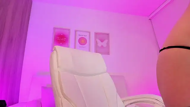 Steff London online show from March 20, 2025, 12:19 am