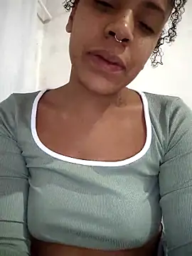 Julia Pretinha online show from April 4, 2026, 1:15 am