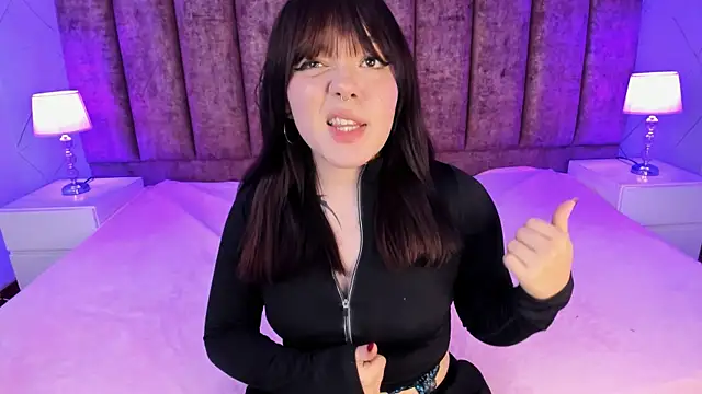 Fluffy Bubble21 online show from March 20, 2025, 10:21 am