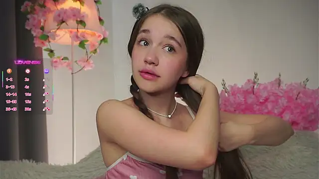 AmiLewis online show from September 21, 2025, 1:07 am