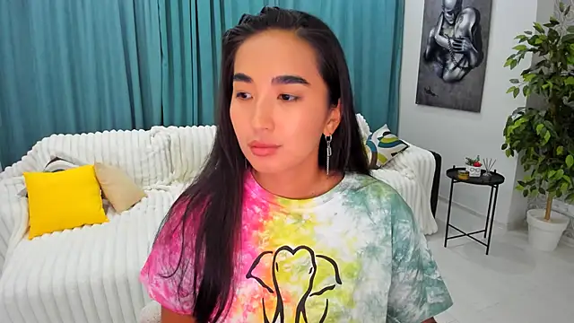 worldofkim online show from January 17, 2025, 2:18 pm