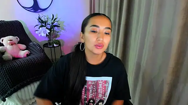 worldofkim online show from October 28, 2025, 8:22 pm