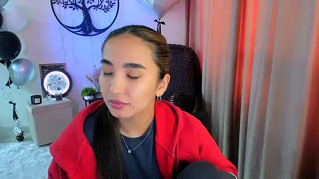 worldofkim online show from March 18, 2026, 7:44 am