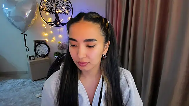 worldofkim online show from April 14, 2026, 10:32 am