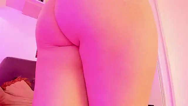 Miia Thompsonn online show from December 22, 2024, 4:06 pm