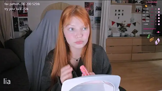 lil lia online show from October 3, 2025, 4:04 pm