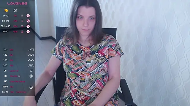 Snapshot of LisaHeart chatting on August 3, 2026, 4:44 pm LisaHeart online show from August 3, 2026, 4:44 pm