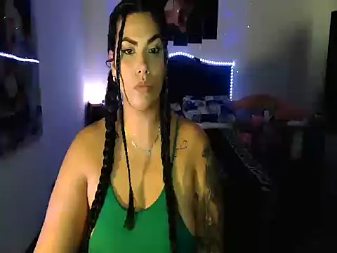 CarolinaRincon online show from September 18, 2025, 9:39 pm