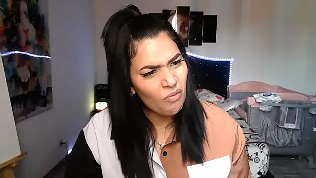 CarolinaRincon online show from October 1, 2025, 9:21 pm