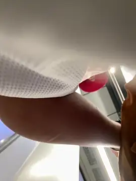 eveangelll online show from September 17, 2025, 4:03 am