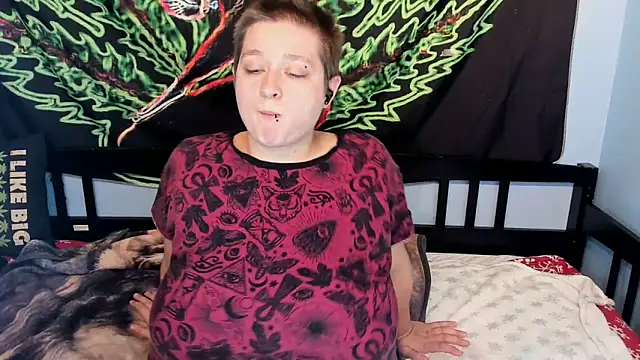 Snapshot of Chloenightmare chatting on November 1, 2025, 9:28 pm Chloenightmare online show from November 1, 2025, 9:28 pm