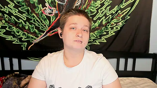 Snapshot of Chloenightmare chatting on November 5, 2025, 6:57 am Chloenightmare online show from November 5, 2025, 6:57 am