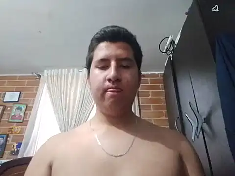 greeneyes999999999999 online show from October 9, 2025, 9:46 pm