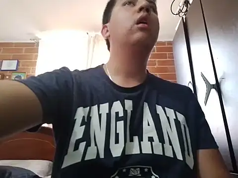 greeneyes999999999999 online show from November 4, 2025, 8:41 pm