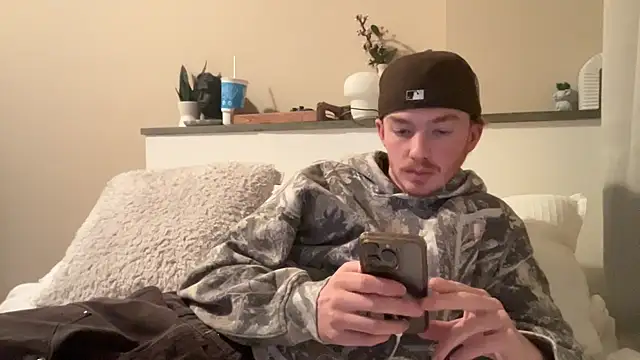 younghungginger online show from December 3, 2024, 2:14 am